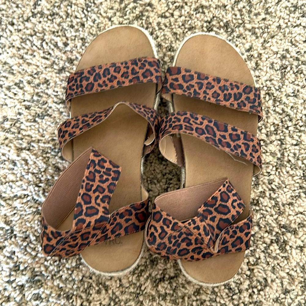 Leopard print sandals 
Size 10